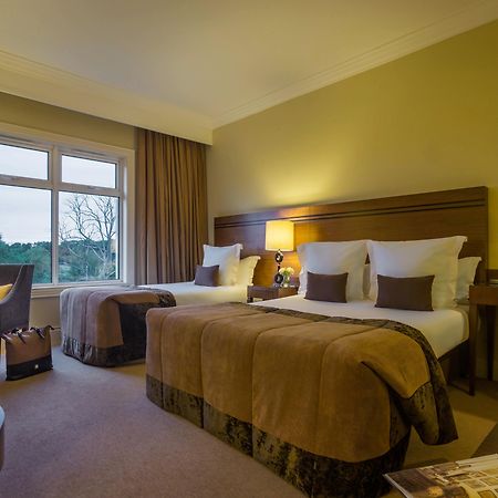 Hotel Lyrath Estate Kilkenny Exterior foto A bedroom at the Killarney International Hotel