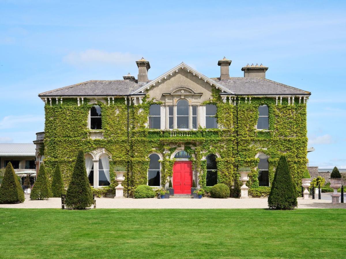 Hotel Lyrath Estate Kilkenny Exterior foto The former station building