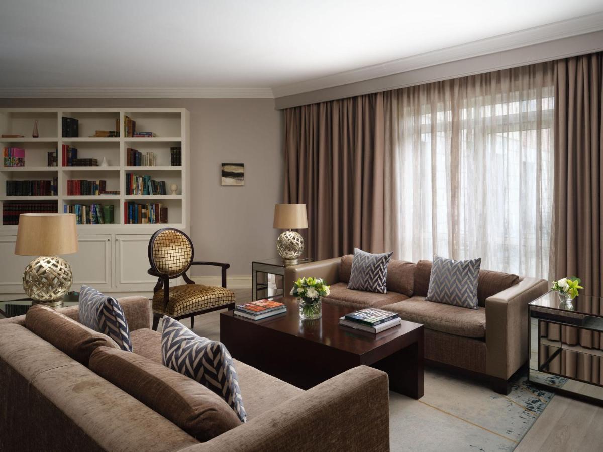 Hotel Lyrath Estate Kilkenny Exterior foto A living room at the Four Seasons Hotel, London