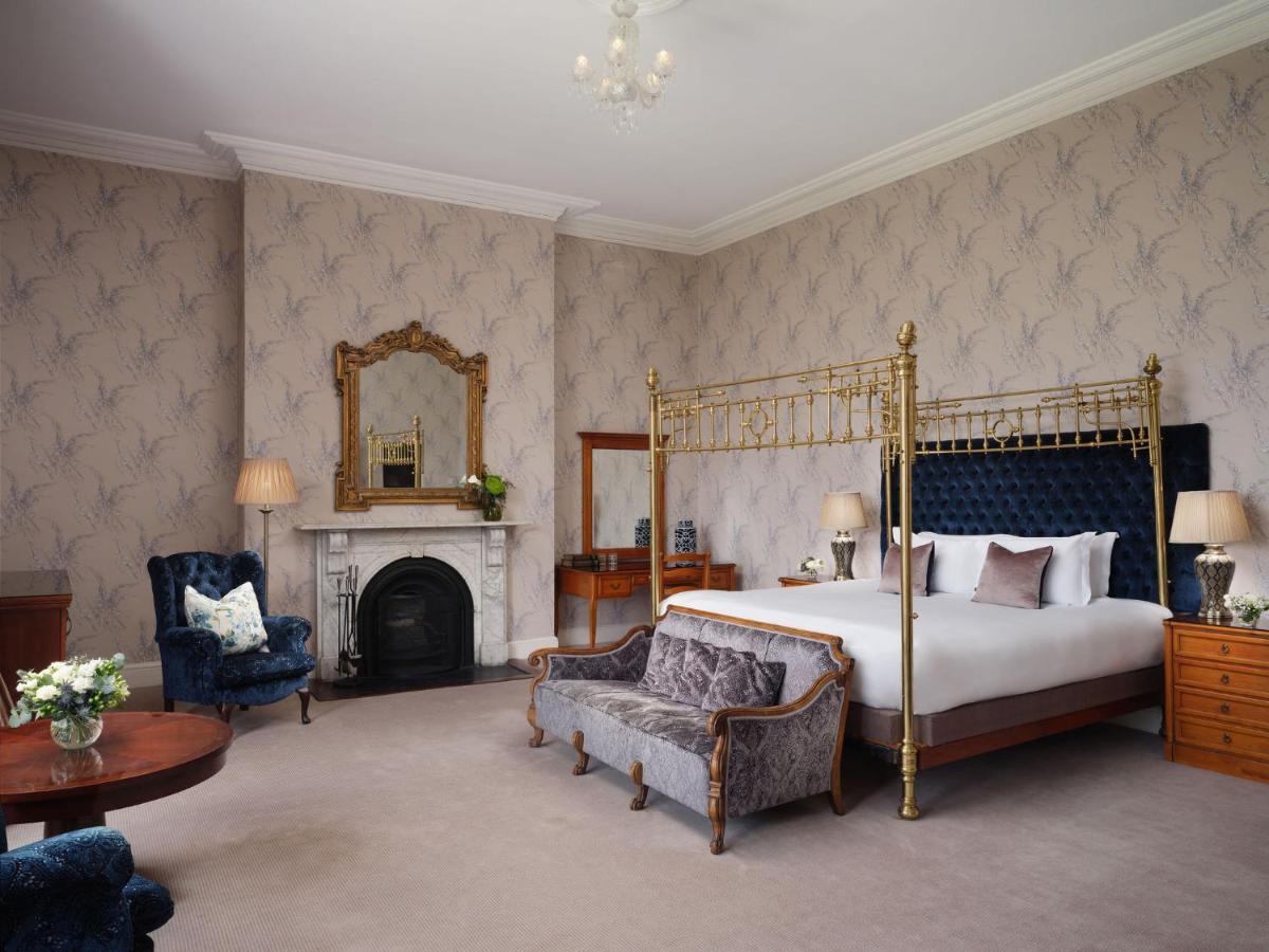 Hotel Lyrath Estate Kilkenny Exterior foto A bedroom at the hotel