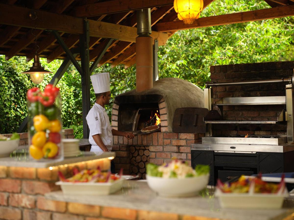 Hotel Lyrath Estate Kilkenny Exterior foto Outdoor kitchen