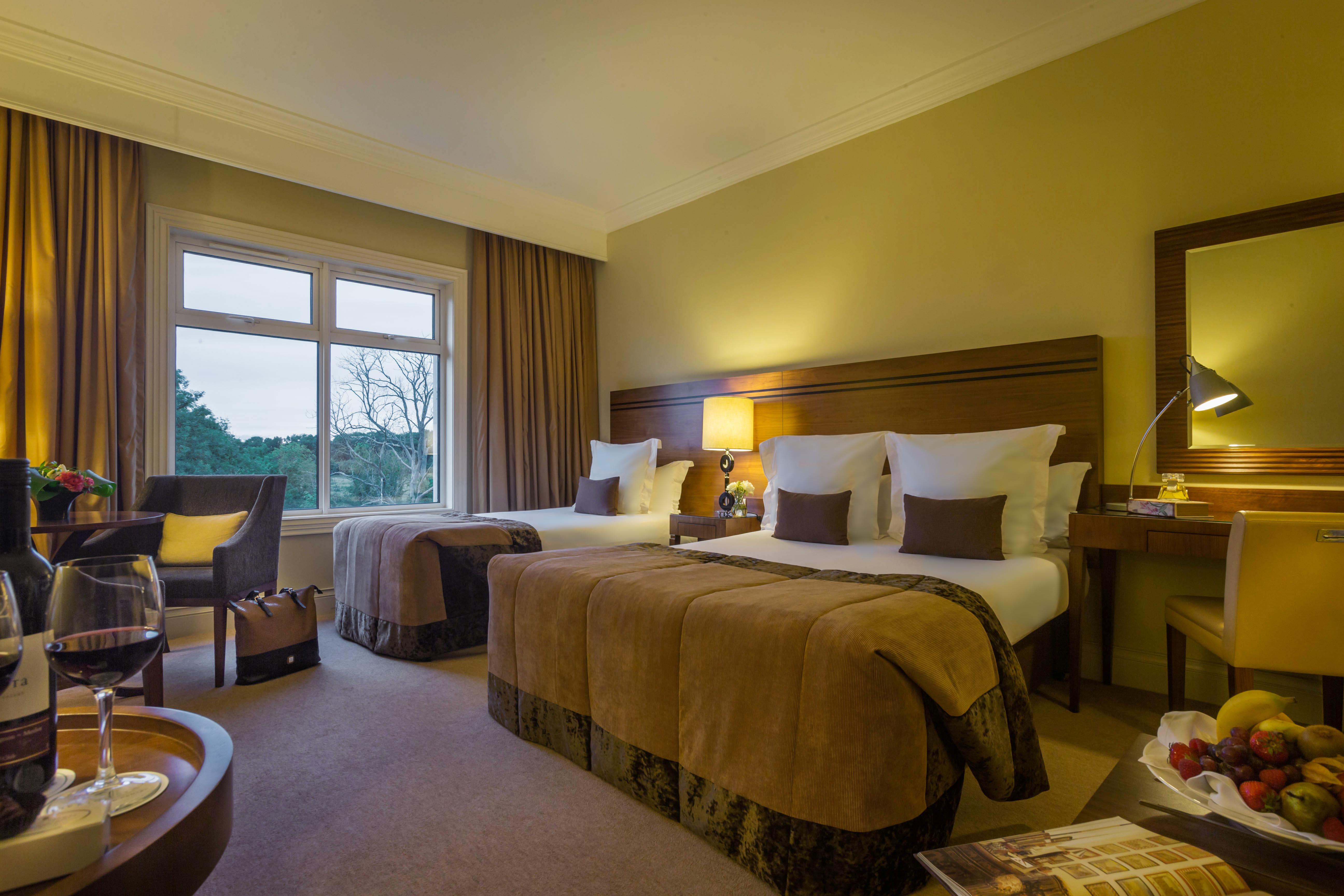 Hotel Lyrath Estate Kilkenny Exterior foto A bedroom at the Killarney International Hotel